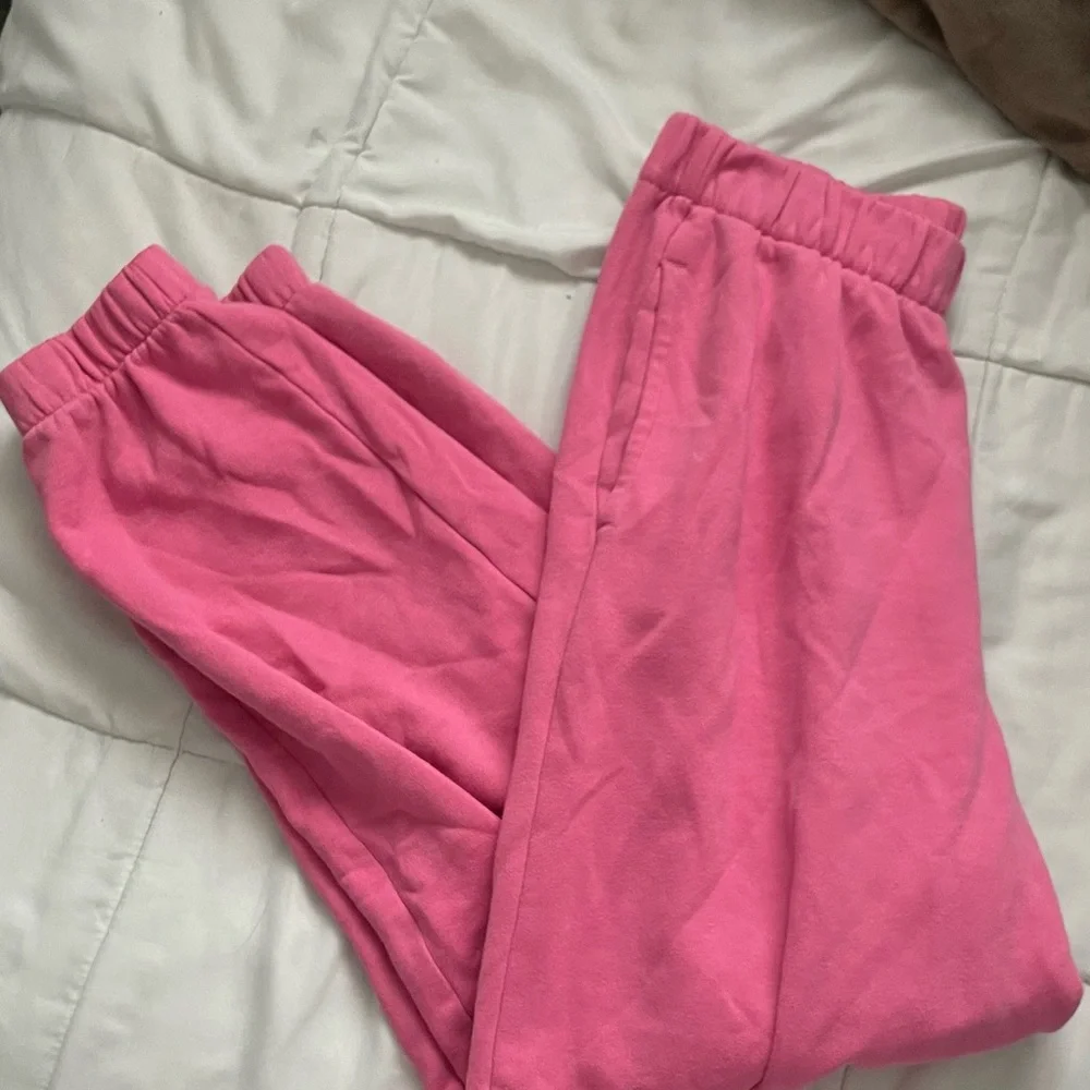 Hollister Vibrant Pink Joggers - Picture 2 of 2
